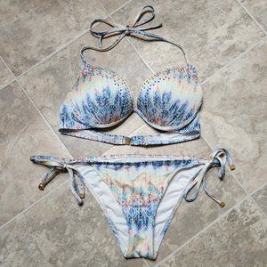 ***Like New*** Victoria's Secret Bikini Set 32C and Medium bottoms
